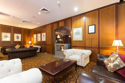 Royal On The Park - Sunshine Coast Guide 3