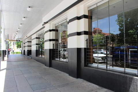 Royal Hotel Orange - Sunshine Coast Guide 1