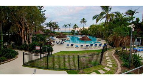 Royal Palm 19 - Sunshine Coast Guide 2