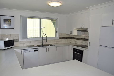 Rudder House - Sunshine Coast Guide 3
