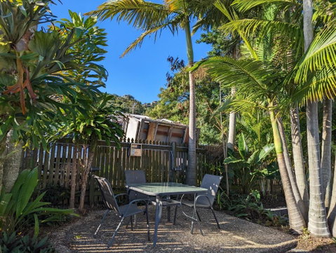 Sail Inn Motel - Sunshine Coast Guide 1
