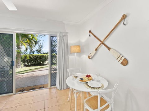 Sails On Horseshoe Apartment 5 - Sunshine Coast Guide 3