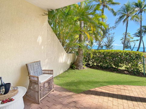 Sails On Horseshoe Apartment 6 - Sunshine Coast Guide 1