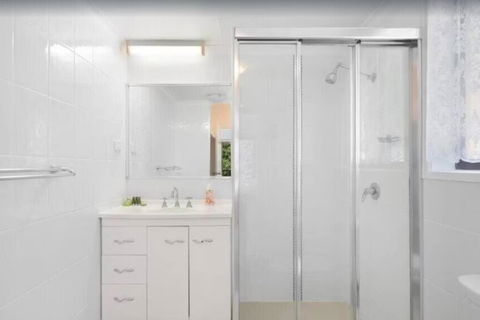 Salerno - Hosted By Burleigh Letting - Sunshine Coast Guide 3