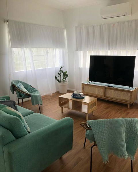 Salt Apartment - Sunshine Coast Guide 0