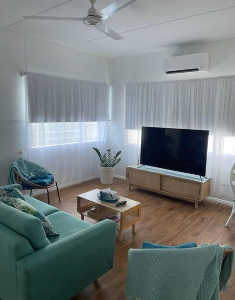 Salt Apartment - Sunshine Coast Guide 1