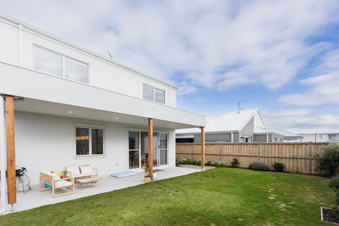 Saltwater Lux, 4 Bdrm, 3 Bath, Golf, Weddings, Beaches, Adventure Park - Sunshine Coast Guide 3