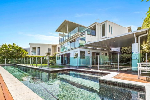 Saltwater, Sunrise Beach - Sunshine Coast Guide 1