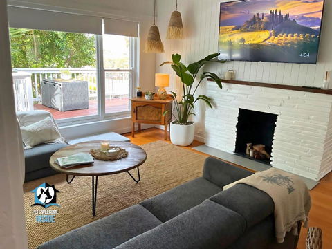 Saltwater Sunsets Seaside Haven With Ocean Views - Sunshine Coast Guide 2