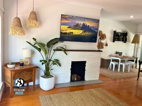 Saltwater Sunsets Seaside Haven With Ocean Views - Sunshine Coast Guide 3
