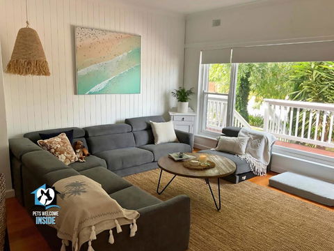 Saltwater Sunsets Seaside Haven With Ocean Views - Sunshine Coast Guide 1