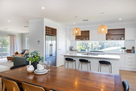 Saltwood - Sunshine Coast Guide 1