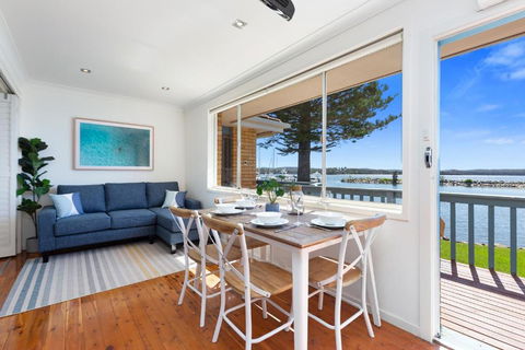 Salty Life - Sunshine Coast Guide 0
