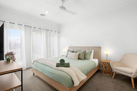 Salty Sage Beach House - Sunshine Coast Guide 1