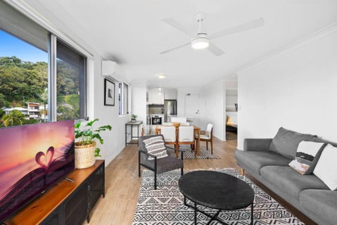 Salty Sea Breeze Apartment 500m To Waters Edge - Sunshine Coast Guide 0