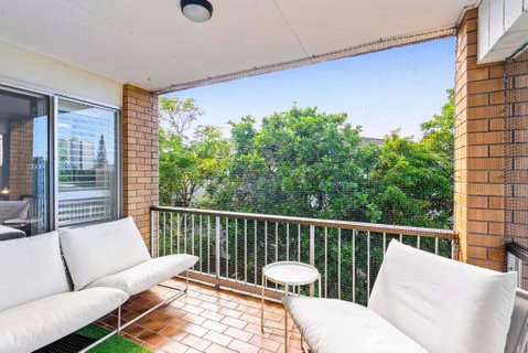 Salty Sea Breeze Apartment 500m To Waters Edge - Sunshine Coast Guide 3