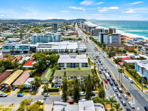 Samuel Grove - Sunshine Coast Guide 1