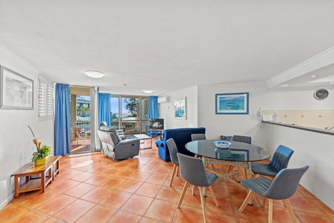 Sanctuary Beach Resort - Sunshine Coast Guide 2