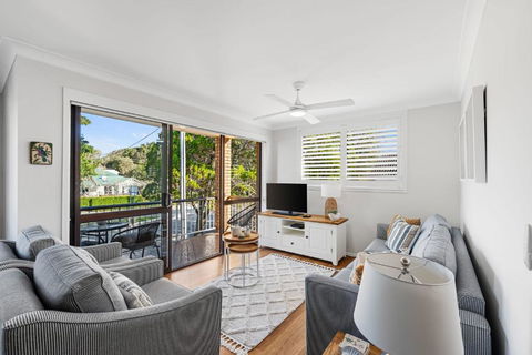 Sanctuary Court Unit 4 - Sunshine Coast Guide 0