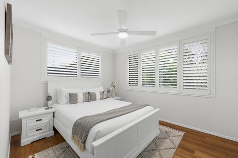 Sanctuary Court Unit 4 - Sunshine Coast Guide 3