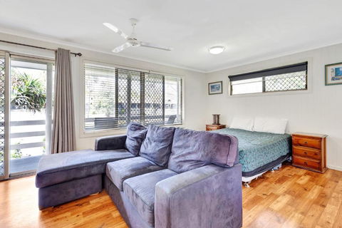 Sanctuary Lakes Fauna Retreat - Sunshine Coast Guide 1