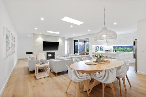 Sanctuary Of Hope By Ready Set Stay - Cowes - Sunshine Coast Guide 2