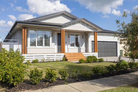 Sanctuary Of Hope By Ready Set Stay - Cowes - Sunshine Coast Guide 0