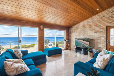 Sand Castles - Sunshine Coast Guide 2