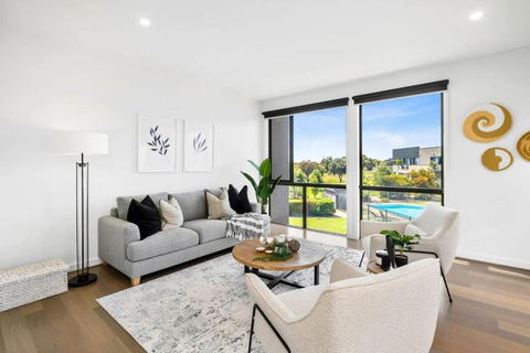 Sands Coastal Villa Close To Pool, Beach And Golf - Sunshine Coast Guide 1