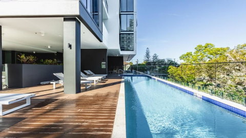 Sandbar Burleigh - Sunshine Coast Guide 1