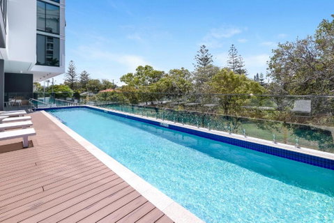 Sandbar Burleigh - Sunshine Coast Guide 2