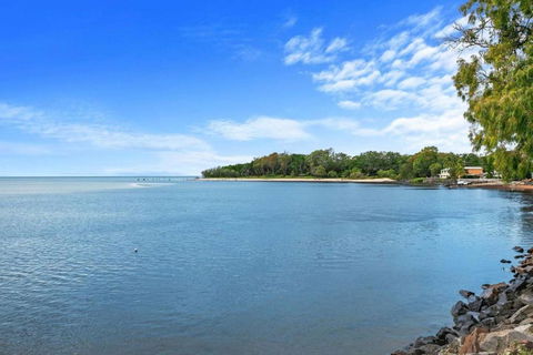Sandbar On Moreton 5 Bedroom - Sunshine Coast Guide 0