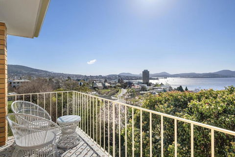Sandcastle At Sandy Bay Perfect Location Views - Sunshine Coast Guide 3