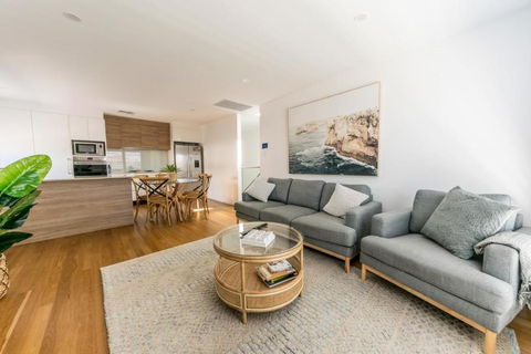 Sandcastle - Sunshine Coast Guide 2