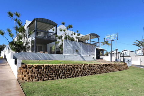 Sandcastles 8 - Sunshine Coast Guide 0