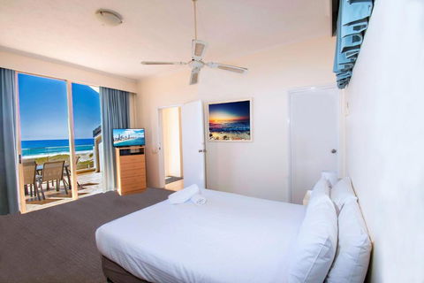 Sandcastles On Currumbin Beach - Sunshine Coast Guide 3