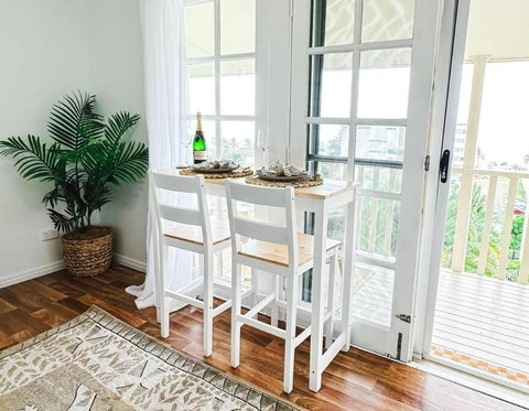 Sandhaven Bungalow - Sunshine Coast Guide 2