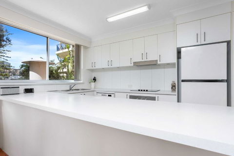 Sandown - Hosted By Burleigh Letting - Sunshine Coast Guide 3