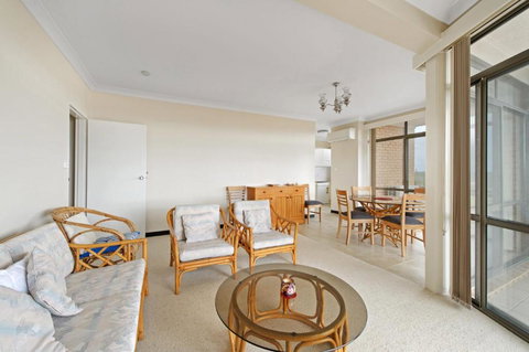 Sandpiper 9 25 Waugh Street - Sunshine Coast Guide 1