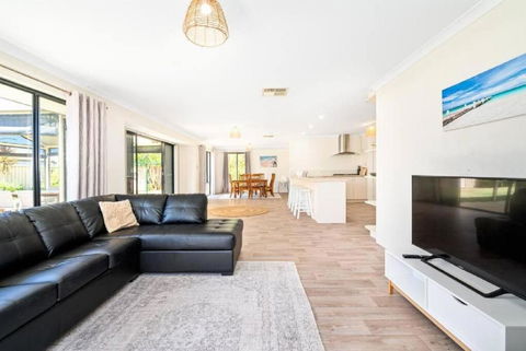 Sandpiper House - Family & Pet Friendly - Sunshine Coast Guide 2