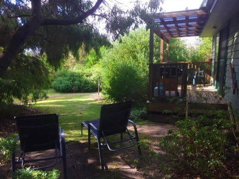 Sandpiper Ocean Cottages - Sunshine Coast Guide 2
