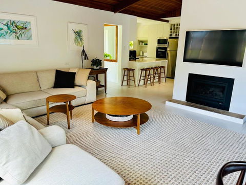 Sandy Bay Haven - Sunshine Coast Guide 1