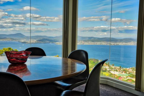 Sandy Bay Townhouse - Sunshine Coast Guide 0