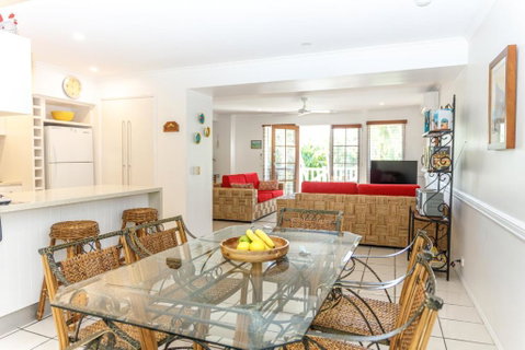 Sandy Beach Resort - Sunshine Coast Guide 3