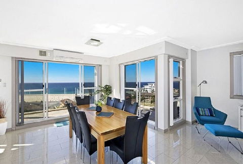 Sandy Cove Apartment The Entrance 31 - Sunshine Coast Guide 0