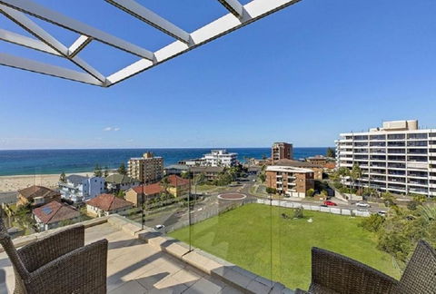 Sandy Cove Apartment The Entrance 31 - Sunshine Coast Guide 1