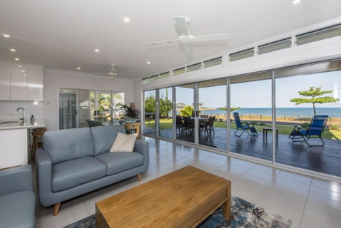 Sandy Decks - Sunshine Coast Guide 2