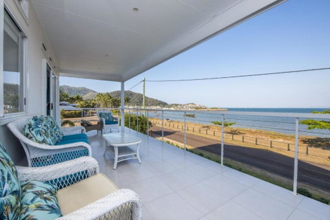 Sandy Decks - Sunshine Coast Guide 0