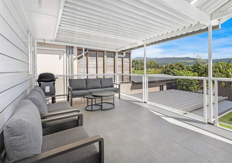 Sandy Dreams - Sunshine Coast Guide 2