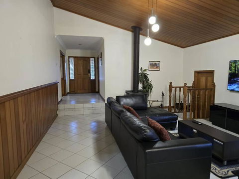 Serene Escape In Altona Meadows - Sunshine Coast Guide 0